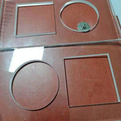 Glaslaserboormachine met een minimale opening van 0,3 mm
