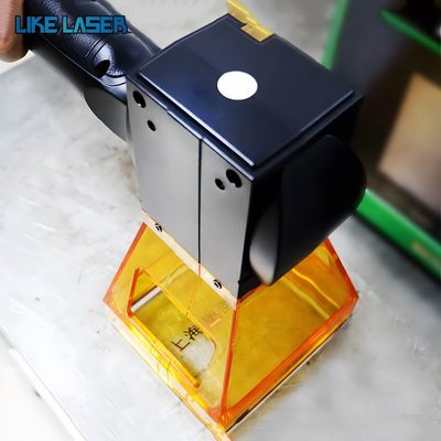 Mini draagbare handheld vezellasermarkeringsmachine 20W 30W 50W voor metalen harde kunststofbanden